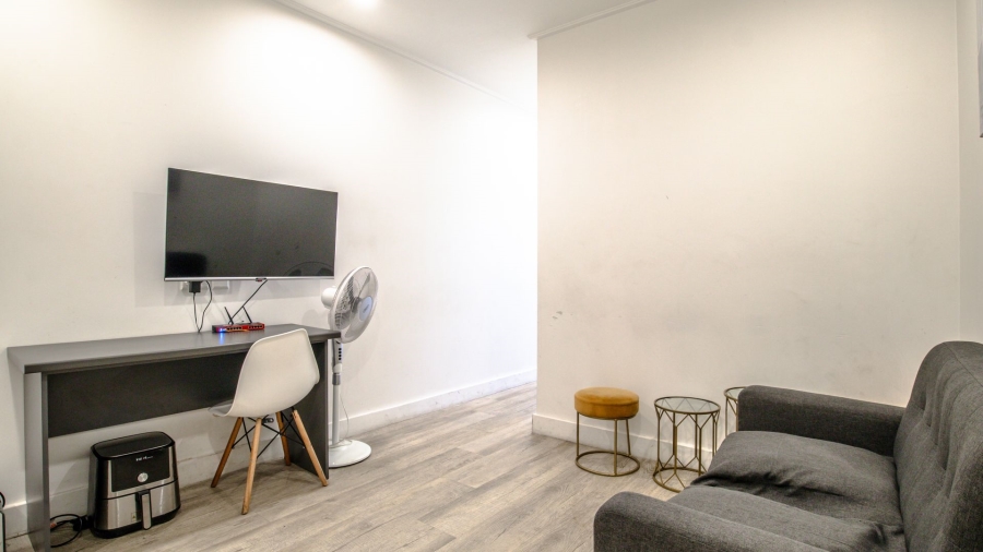 2 Bedroom Property for Sale in Woodstock Western Cape